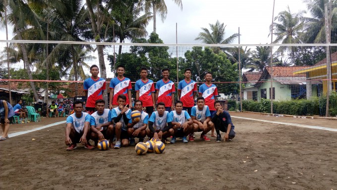 KEMBALI DIGELAR, WARGA RAMAIKAN PERTANDINGAN VOLI ANTAR RW