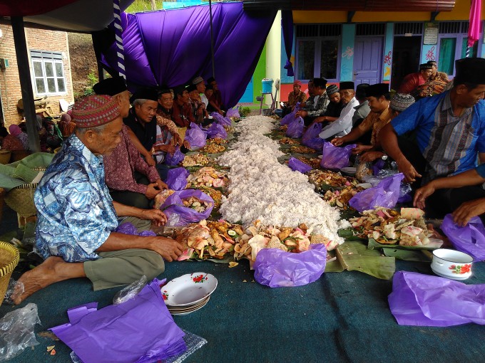 Tradisi ruwat bumi di desa Donosari