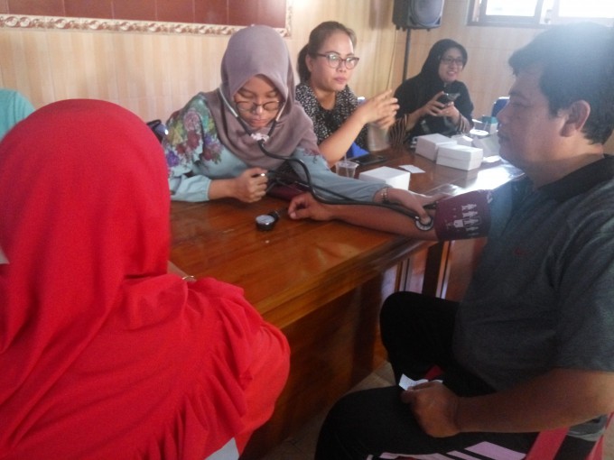 Peningkatan Kesadaran Masyarakat Kelurahan Plarangan untuk Berperilaku Hidup Sehat