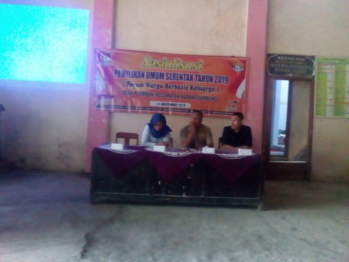 KPUD KABUPATEN KEBUMEN MELAKUKAN SOSIALISASI PEMILU SERENTAK 2019 DENGAN FORUM WARGA BERBASIS KELUARGA