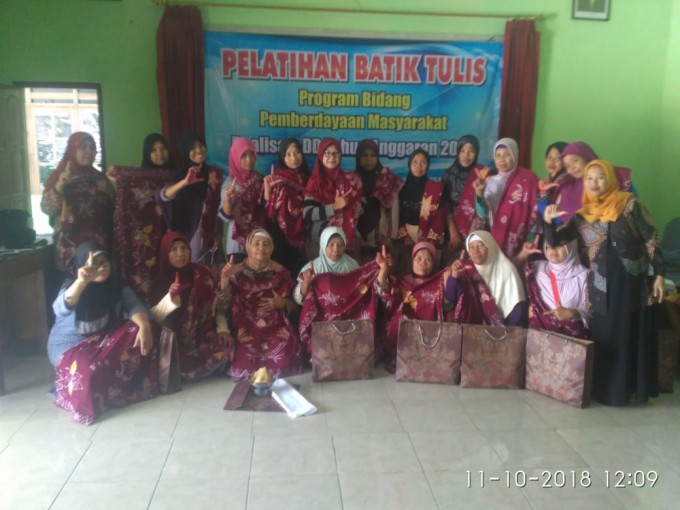 PELATIHAN BATIK TULIS