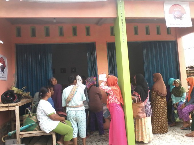 393 Keluarga Desa Widoro Terima BPNT