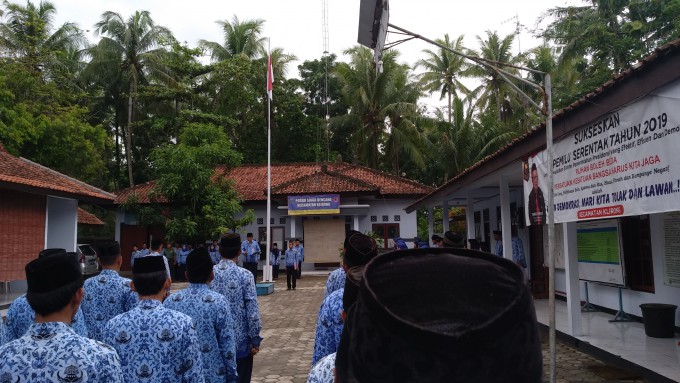UPACARA HUT KORPRI KE 47 DI KECAMATAN KLIRONG